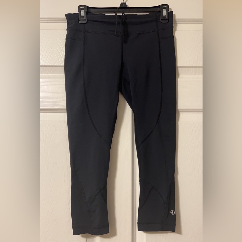 Lululemon Capri Leggings Size 6
